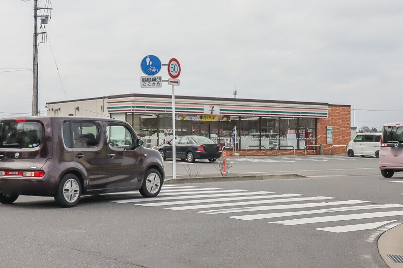 コンビニ　セブンイレブン伊勢崎柴町東店（コンビニ）まで903m