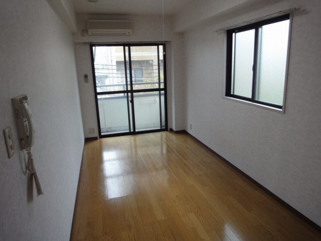 居室・リビング　写真は別のお部屋のものです