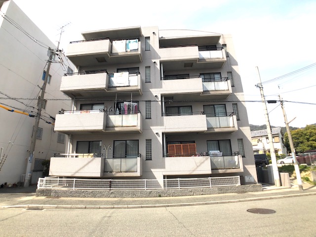 建物外観　西岡本の閑静な住宅街です