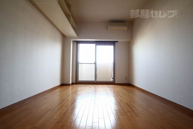 居室・リビング　中部屋の写真を参照