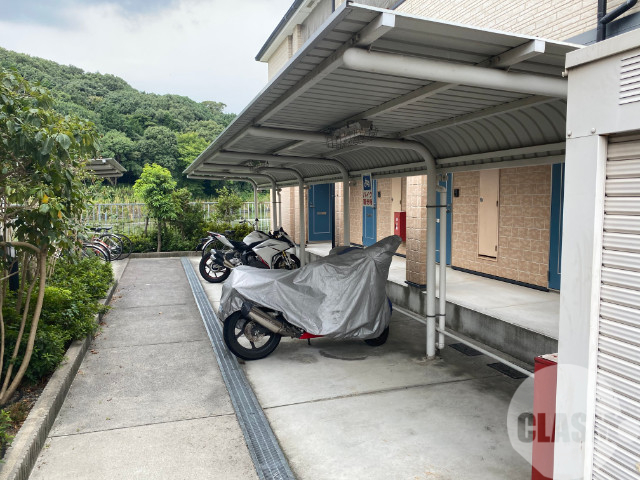 エントランス　バイク置場