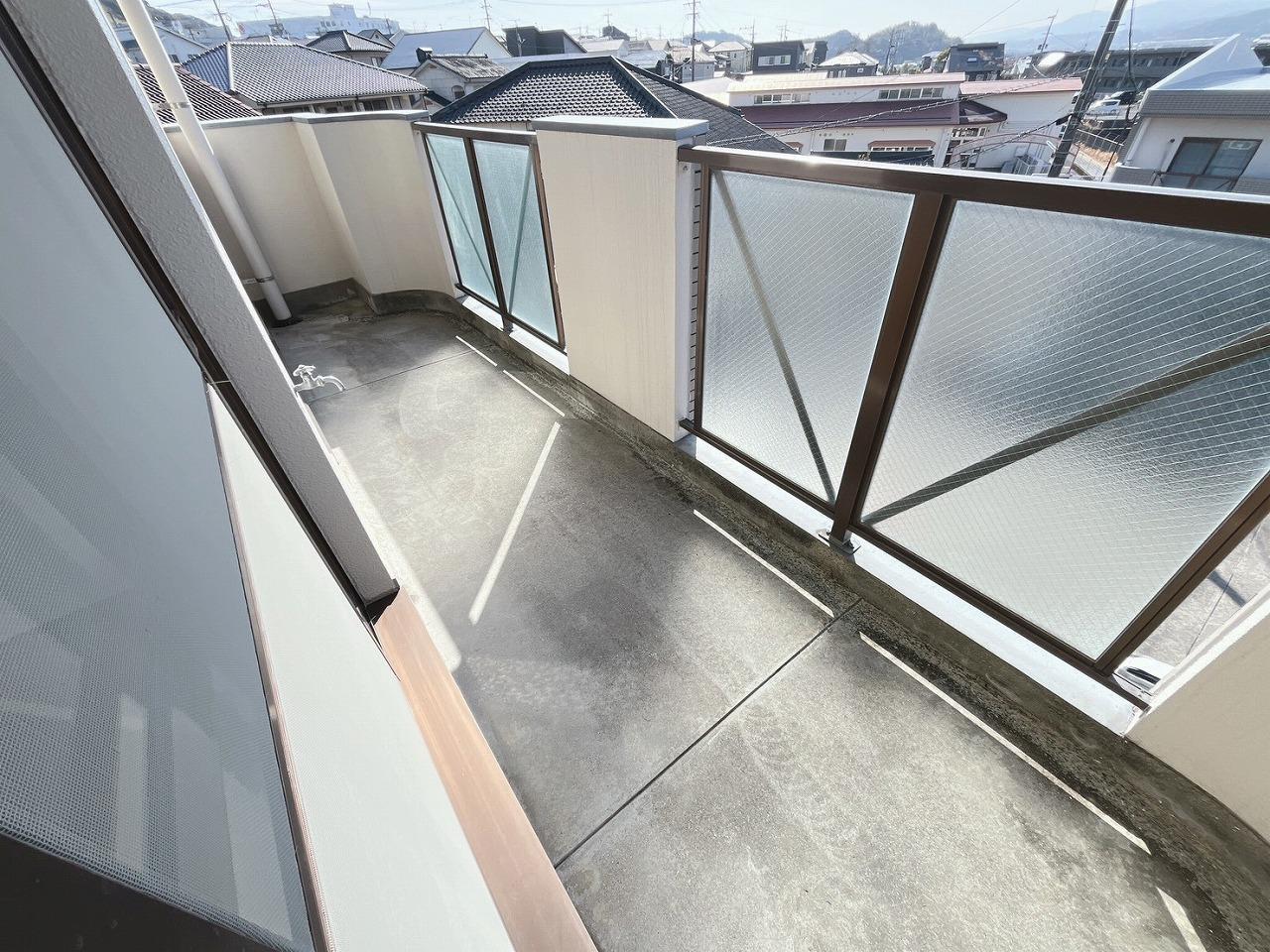 バルコニー　バルコニー