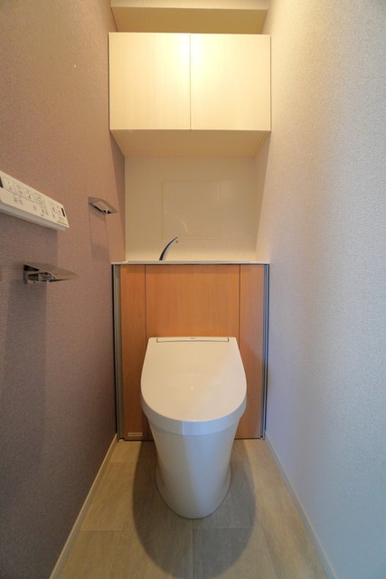 トイレ　※写真は同タイプ住戸です。