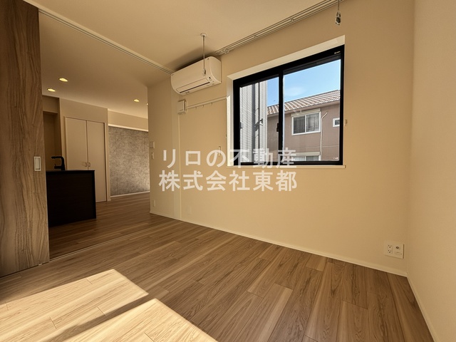 その他部屋・スペース　室内は落ち着いた温もりを感じるフローリングです☆