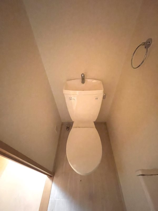 トイレ　別部屋のお写真です。ご参考までに！