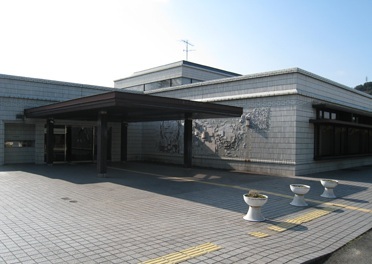 図書館　栗東図書館（図書館）まで2400m