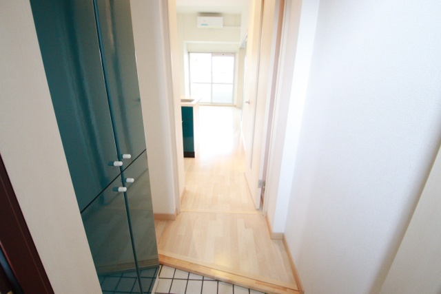 玄関　※別号室の参考写真です※