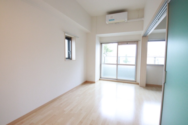 居室・リビング　※別号室の参考写真です※