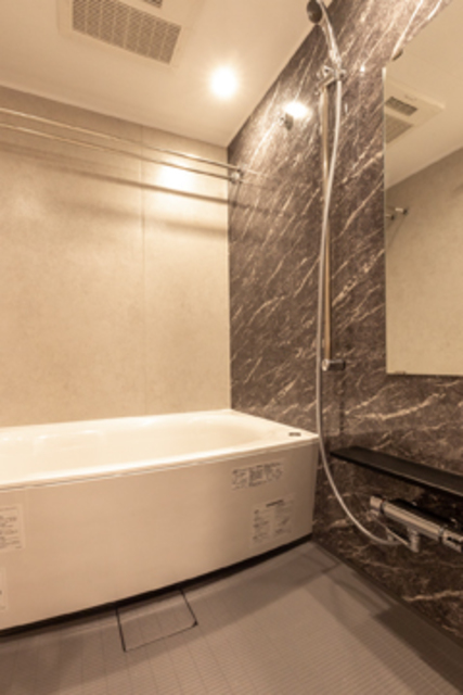 バス・シャワールーム　※写真は同タイプ住戸です。