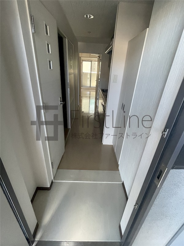 玄関　※同シリーズ別号室参考写真