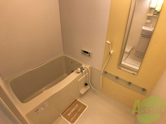 バス・シャワールーム　ゆっくり浸かりたいですね、追い焚きも付いてます