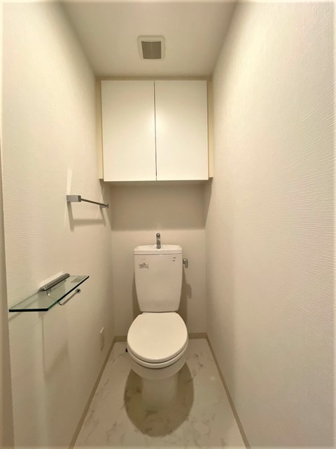 トイレ　収納付き