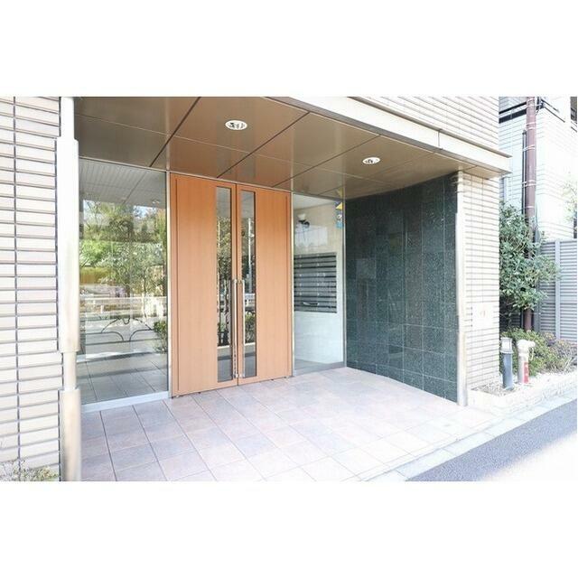 エントランス　ゆとりのあるエントランスです