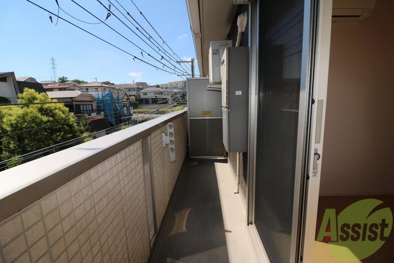 バルコニー　日当たりの良いバルコニーです。