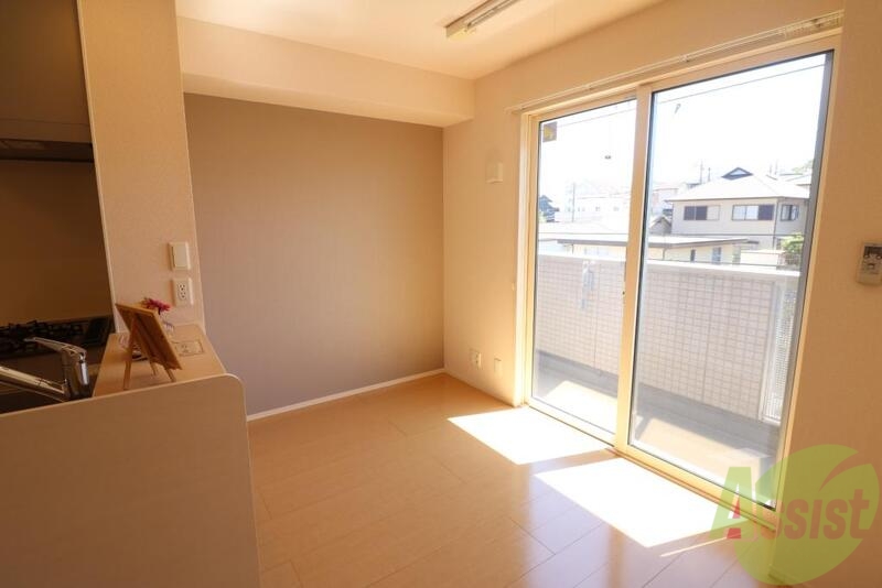 居室・リビング　明るいリビングです。