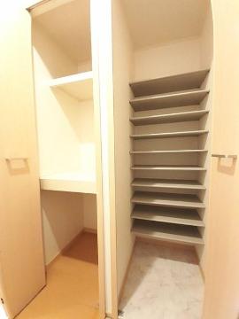 その他設備　下駄箱