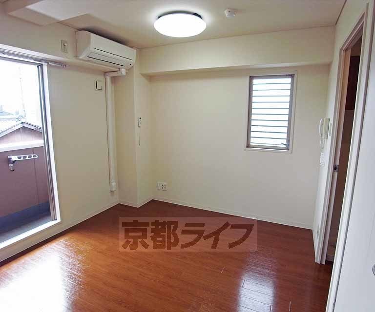 居室・リビング　きれいなお部屋です