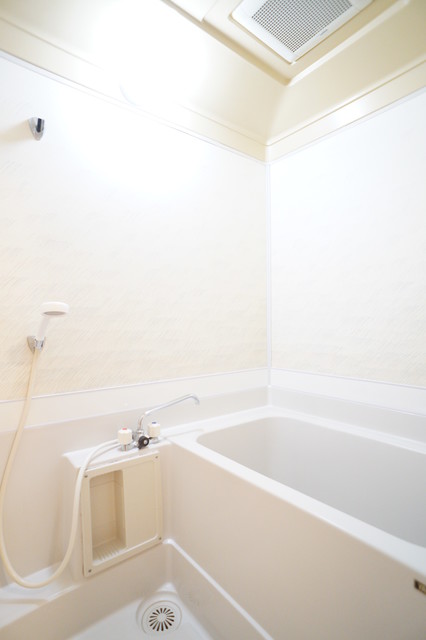 バス・シャワールーム　リノベーション前の写真