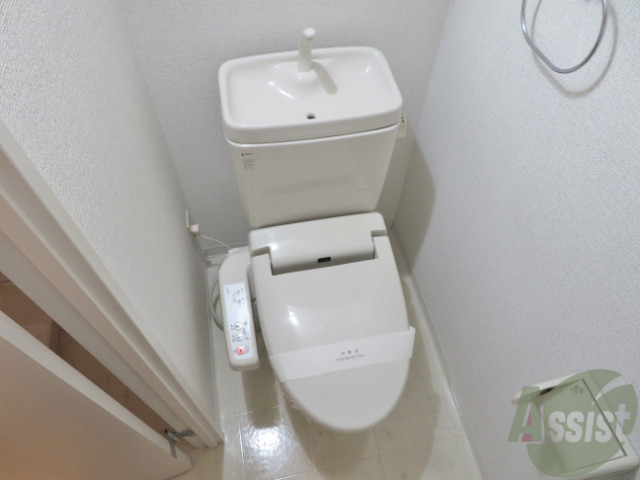 トイレ　トイレはウォシュレット付きなので嬉しいですね。