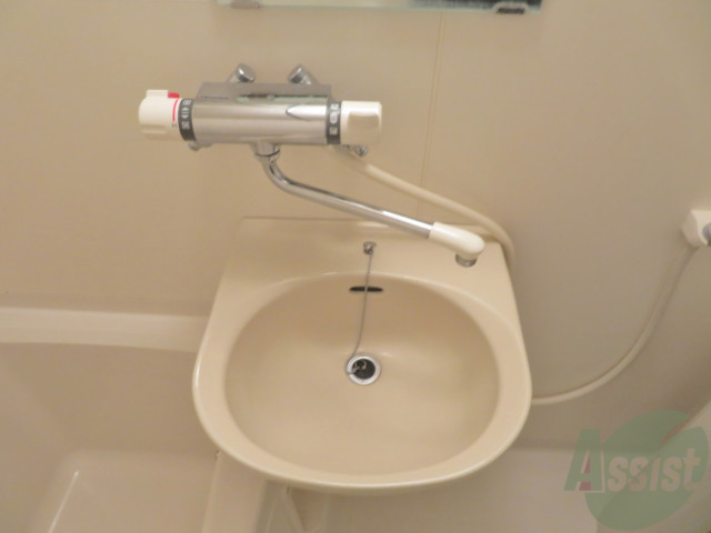 洗面設備　洗面はコンパクトサイズになっていますので使いやすいですね。