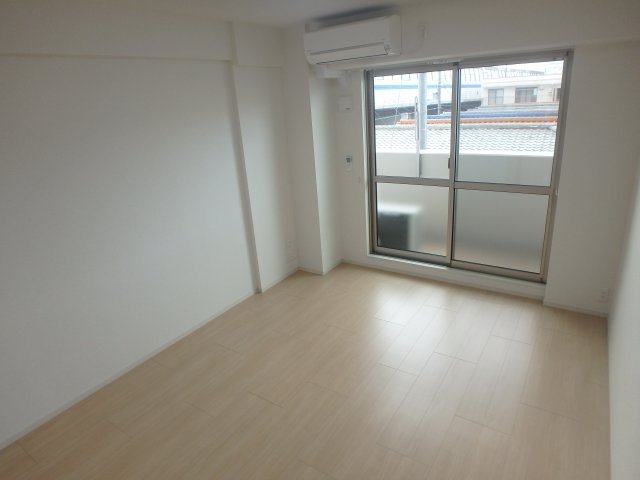 居室・リビング　明るいリビング