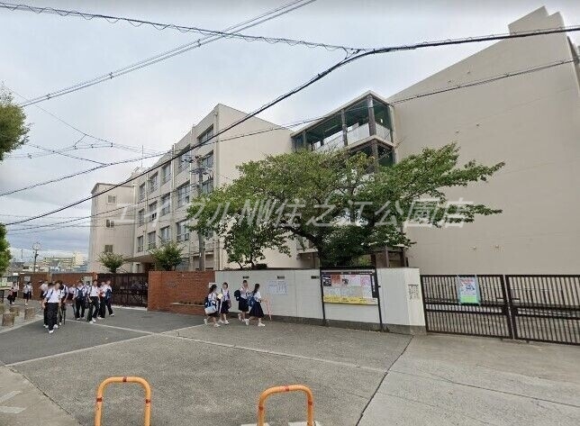 中学校　大阪市立横堤中学校（中学校）まで666m
