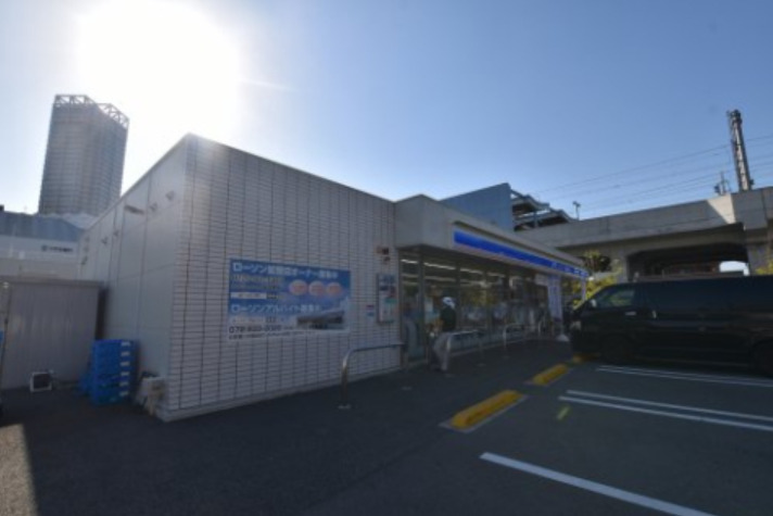 コンビニ　ローソン 泉大津旭町店（コンビニ）まで540m