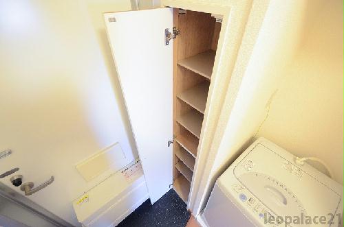 玄関　同タイプの物件写真です。