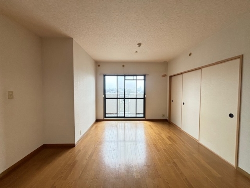 居室・リビング　別号室参考写真のため、現況優先