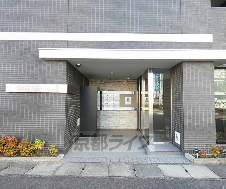 その他共有部分　パリッとした外観です。