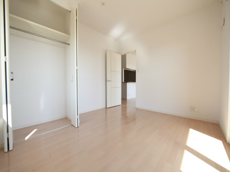 収納　洋室6.9帖　クローゼット（収納充実してます）