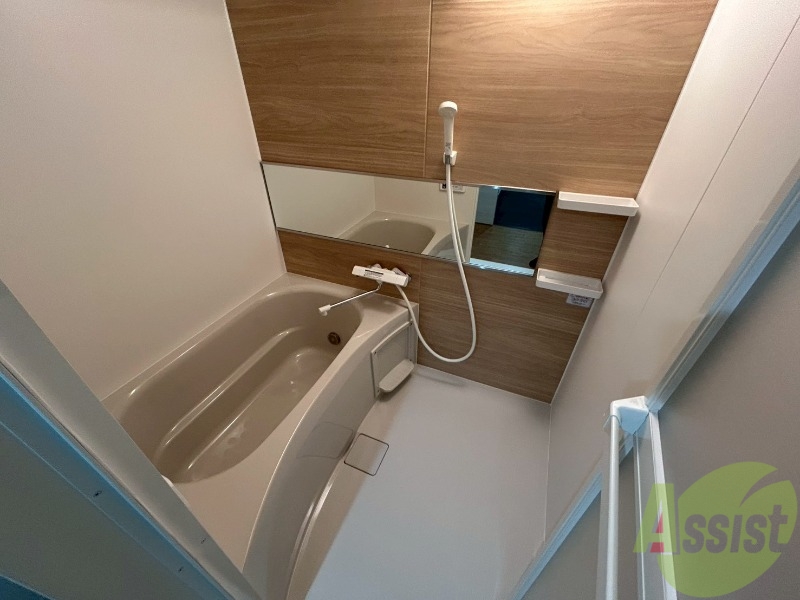 バス・シャワールーム　ユニットバスです。疲れを癒すのに欠かせませんね！