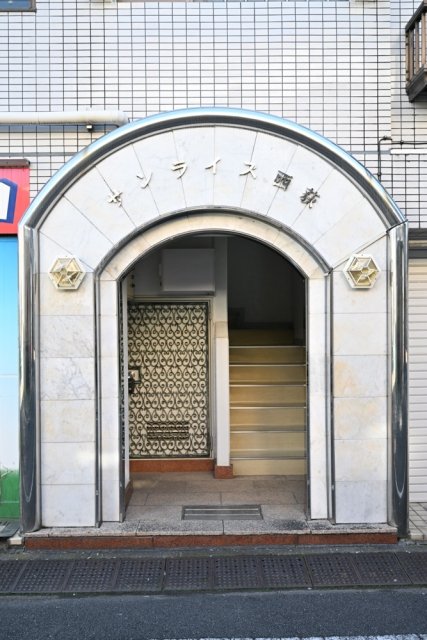 エントランス　建物の内部です