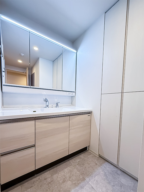 洗面設備　※写真は同タイプ住戸です。