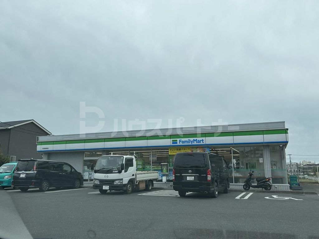 コンビニ　ファミリーマート大宮西遊馬店（コンビニ）まで390m