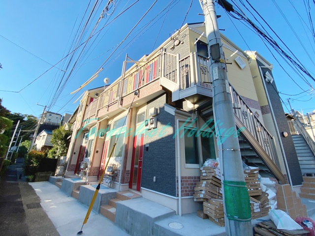 建物外観　家具家電付き♪築浅アパート