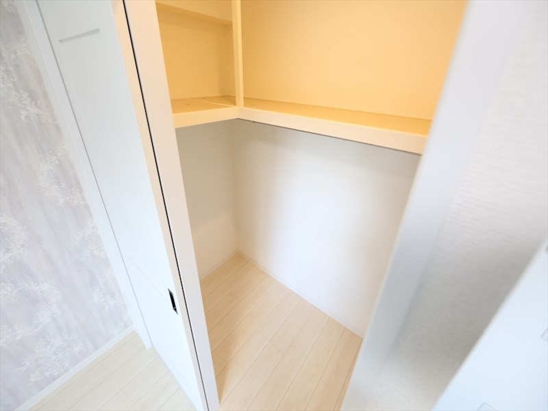 収納　ウォークインクローゼット（収納充実してます）