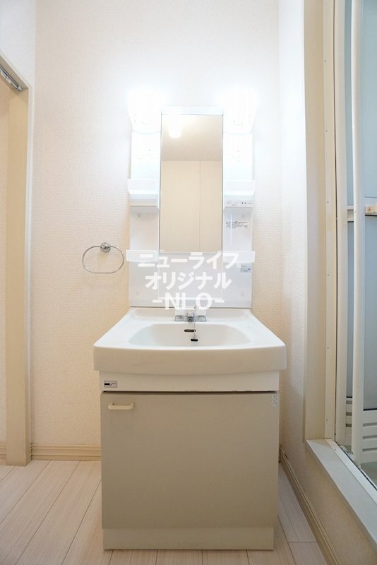 洗面設備　毎日使うものはキャビネットに収納できるので身支度もスムーズ☆