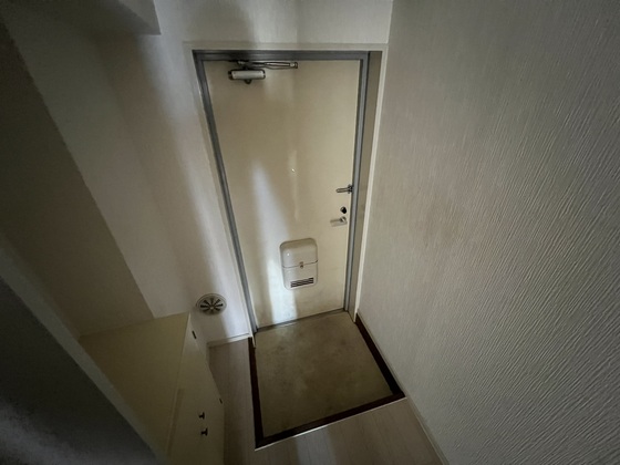 玄関　※別号室の写真です