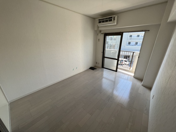 居室・リビング　※別号室の写真です