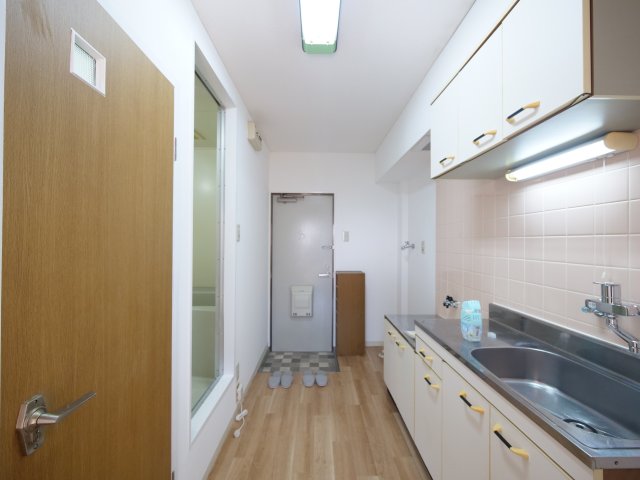 玄関　※写真は別の部屋のものです。