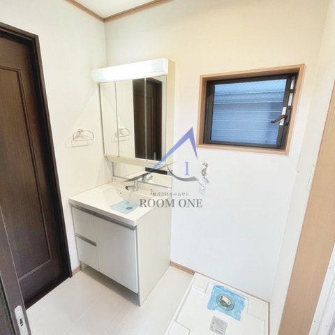 洗面設備　独立洗面台です。