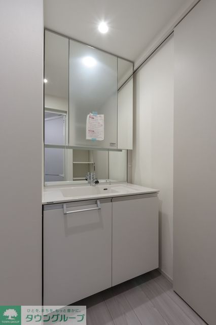 洗面設備　※写真は同タイプ住戸です。
