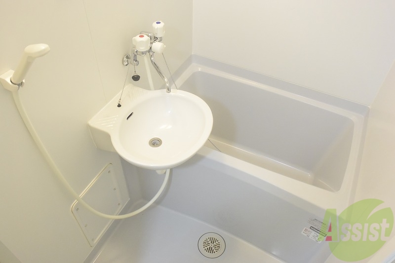 バス・シャワールーム　一日の疲れを癒せます。