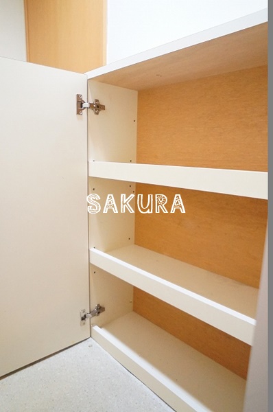 玄関　収納豊富なシューズボックスです♪