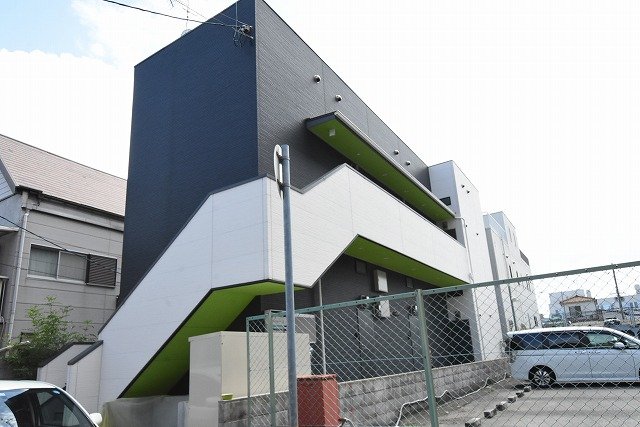 建物外観　モニター付きインターホン完備☆