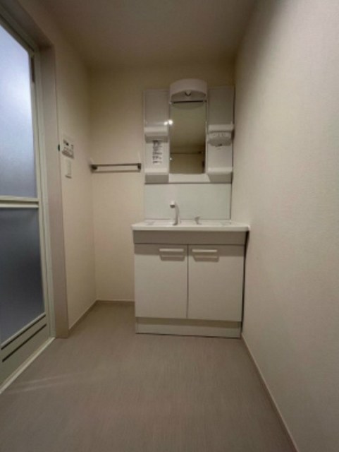 洗面設備　同仕様