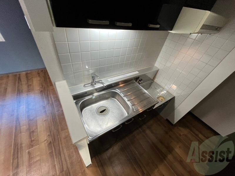 キッチン　キッチンです。ご自身でコンロを設置していただけます。