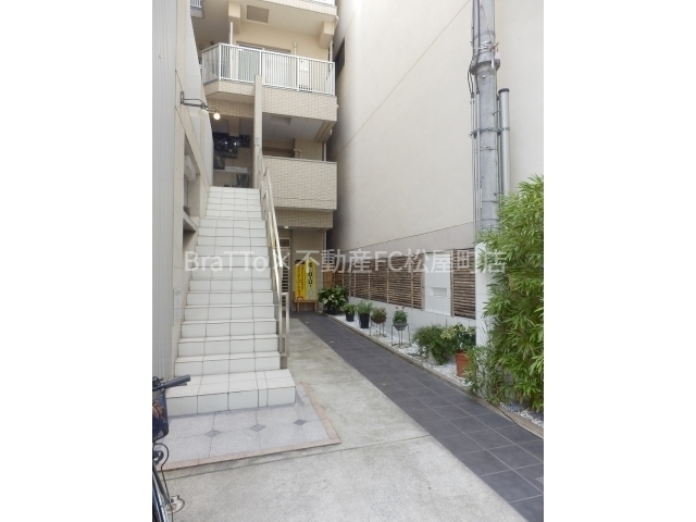 エントランス　マンション共用部分