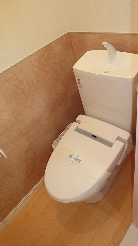 トイレ　トイレは温水洗浄便座付き♪人気のバストイレ別です♪トイレが独